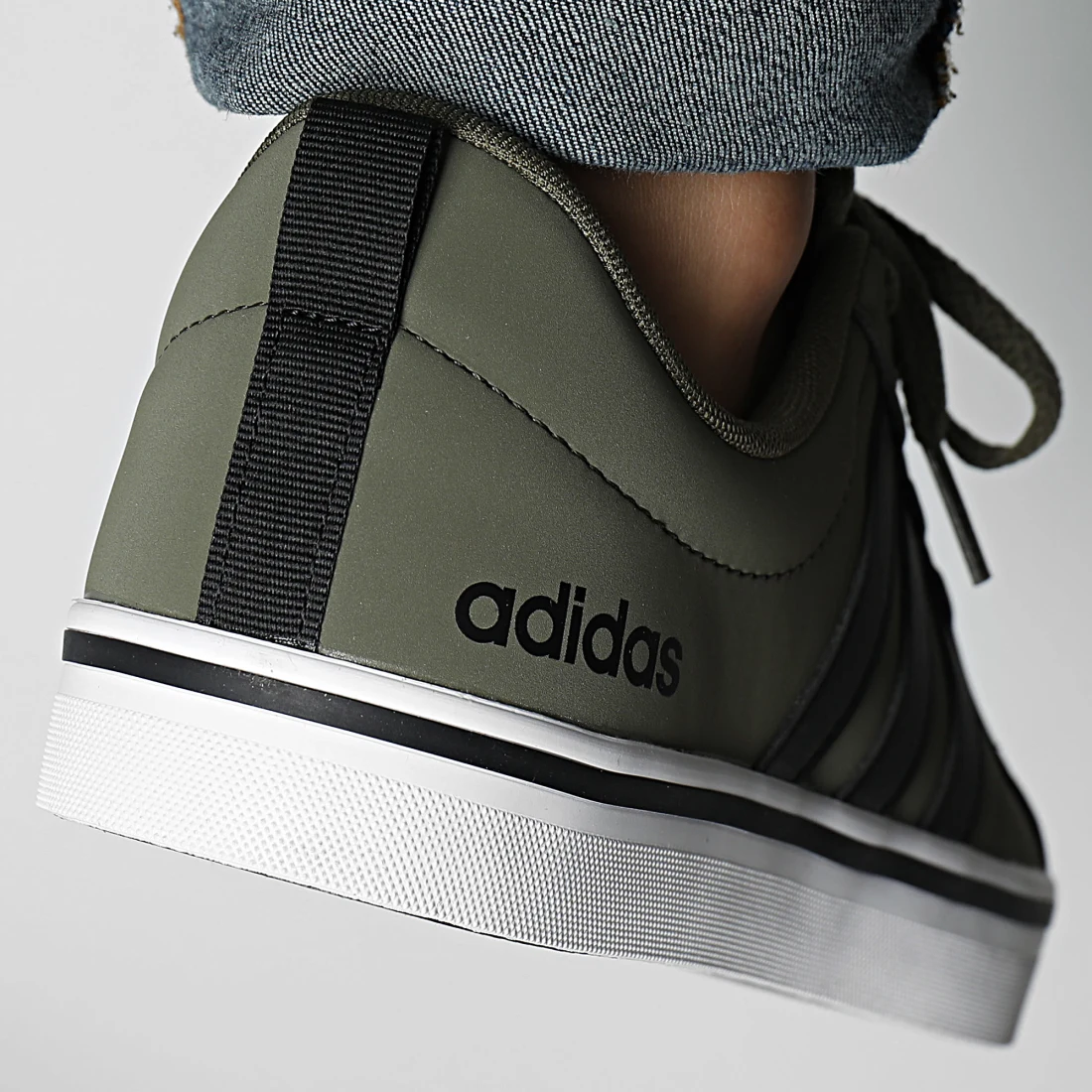 Baskets VS Pace 2.0 HP6002 Olive Strata Core Black Footwear White – Image 3